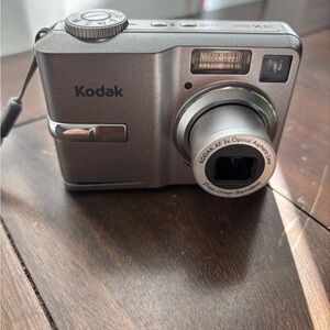 Kodak easy share c743 8.1 mp digital‎ camera. Tested and working